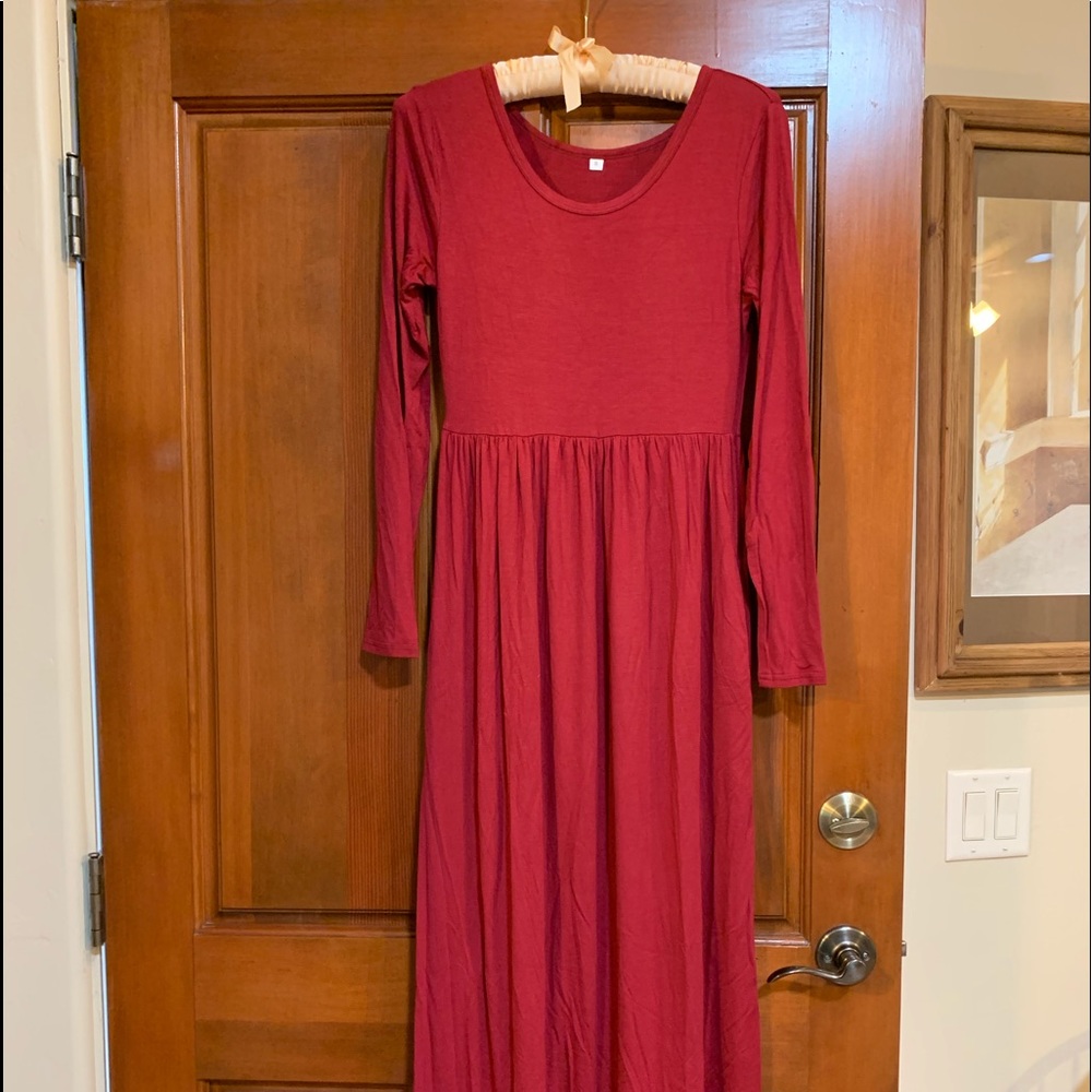 NWOT Maxi Dress with POCKETS